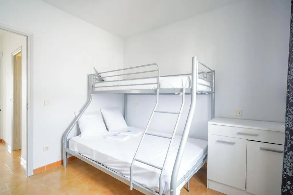 Maison De Vacances Avec Piscine Communautaire - Wehostyou Roses 0*,