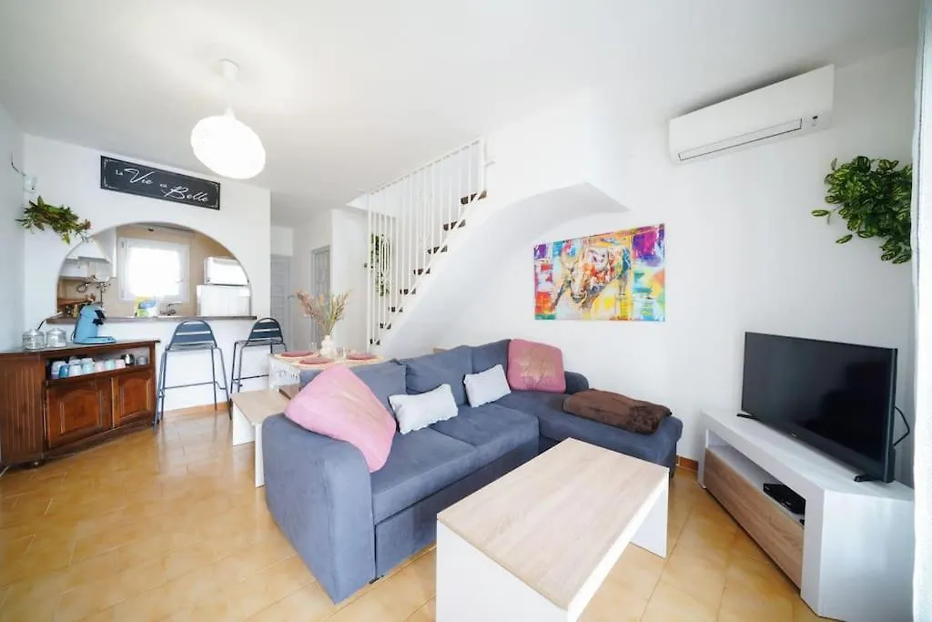 Holiday home Maison De Vacances Avec Piscine Communautaire - Wehostyou Roses Spain